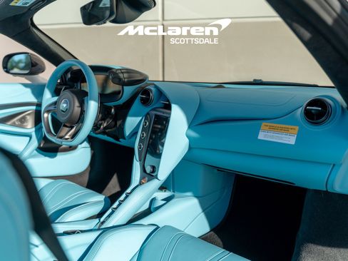 Used 2026 McLaren 750S Spider RWD image 17