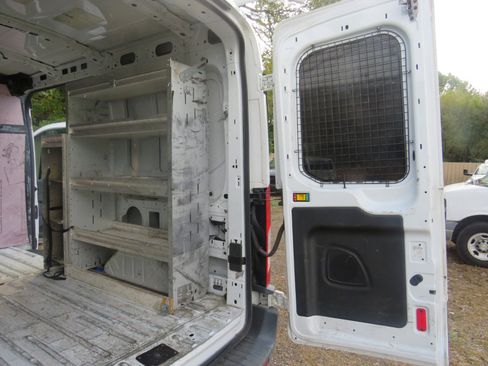 Used 2017 Ford Transit 250 130 Medium Roof image 34