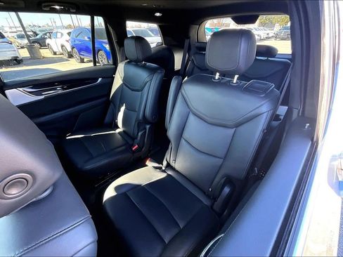 Used 2025 Cadillac XT6 Premium Luxury image 36