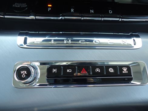 Used 2026 Lincoln Aviator AWD w/ Jet Appearance Package image 24
