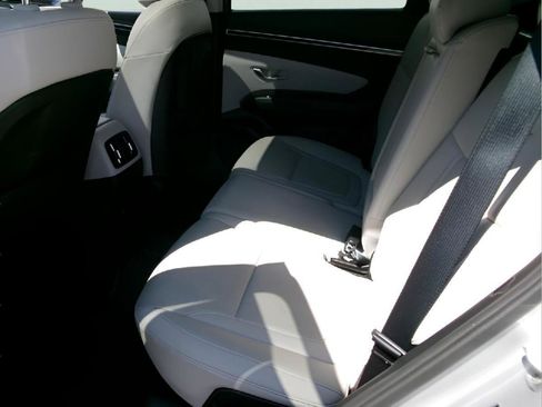 Used 2022 Hyundai Tucson SEL w/ Convenience + Premium Package FWD image 9