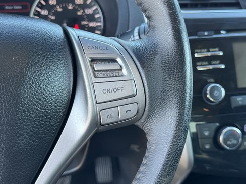 Used 2014 Nissan Altima 2.5 SV w/ Convenience Package image 24