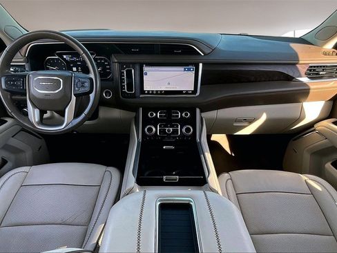 Used 2021 GMC Yukon XL Denali w/ Denali Ultimate Package image 15