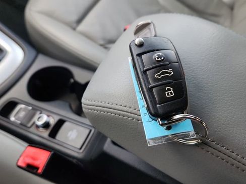 Used 2018 Audi Q3 2.0T Premium w/ Convenience Package image 47