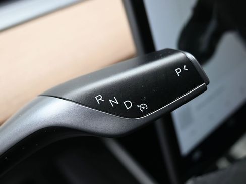 Used 2018 Tesla Model 3 Mid Range image 15