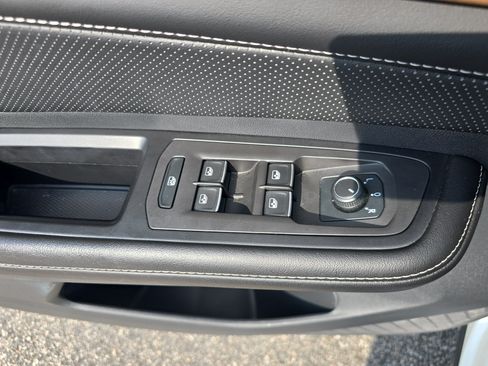 Used 2024 Volkswagen Atlas SE AWD/4WD image 23