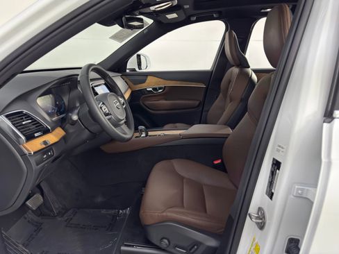 Used 2024 Volvo XC90 T8 Plus image 17