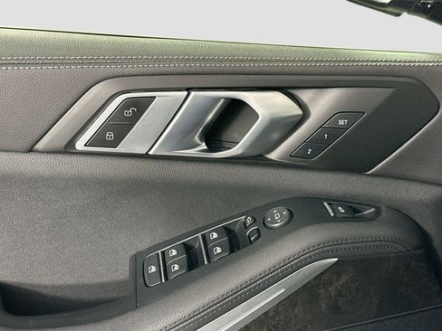 Used 2022 BMW X5 xDrive40i w/ Climate Comfort Package image 18