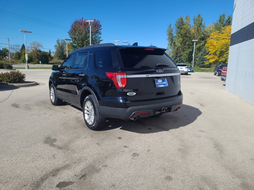 Used 2017 Ford Explorer 4WD image 3