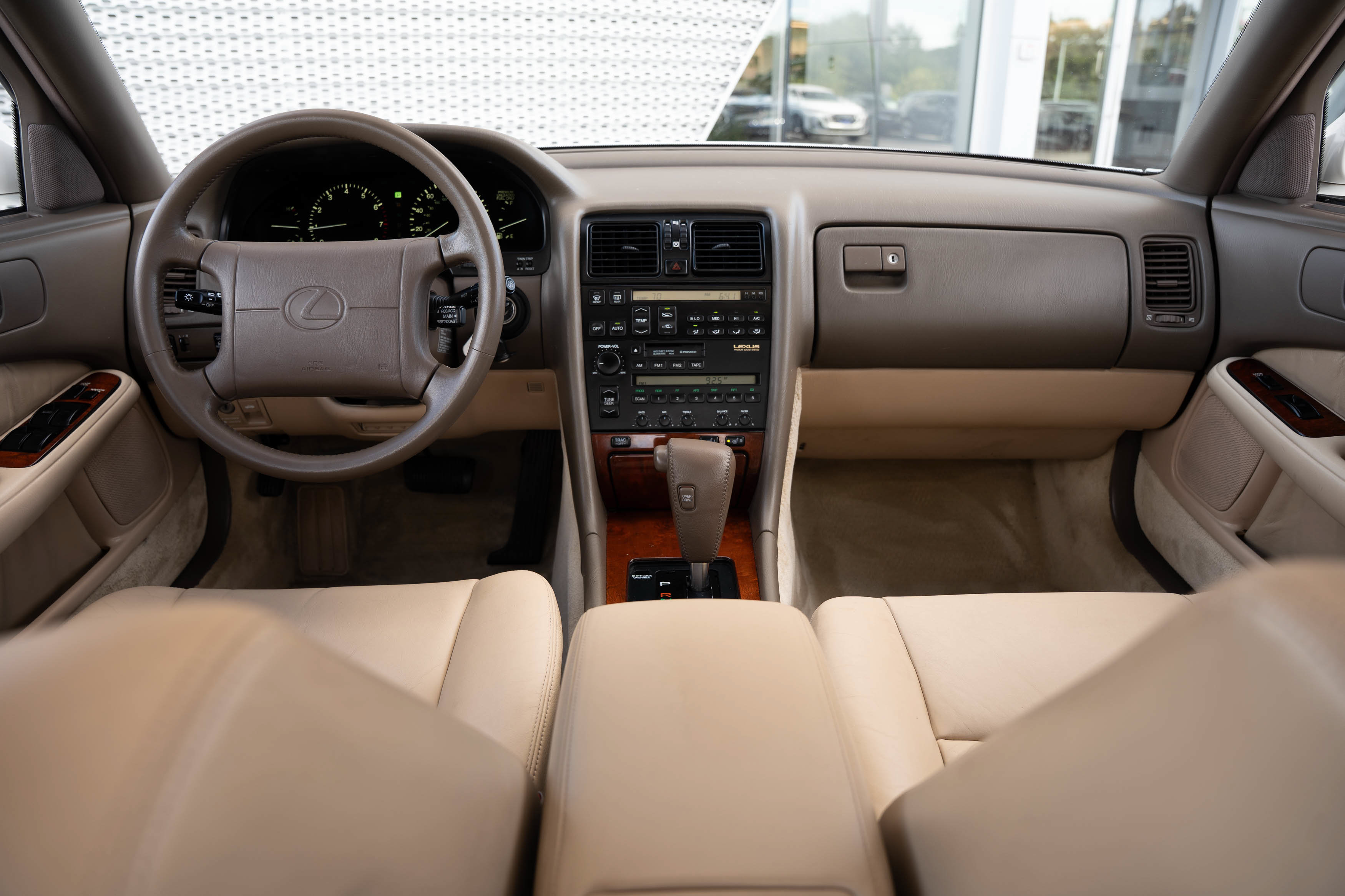Used 1992 Lexus LS 400 RWD image 8