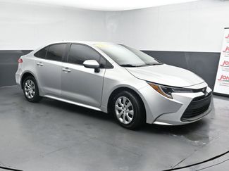 Used 2023 Toyota Corolla LE video 2