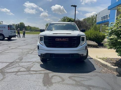 Used 2023 GMC Sierra 1500 Elevation AWD/4WD image 3