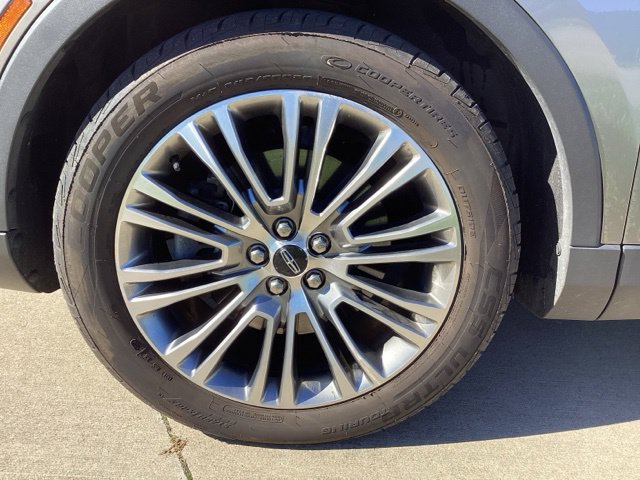 Used 2016 Lincoln MKX Reserve w/ Luxury Package AWD/4WD image 6