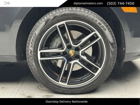 Used 2020 Porsche Macan S w/ Premium Package Plus image 41