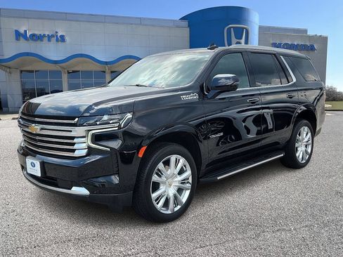 Used 2023 Chevrolet Tahoe High Country AWD/4WD image 2