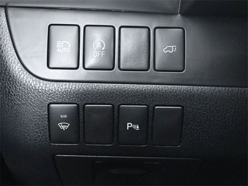 Used 2017 Toyota Highlander Limited image 28