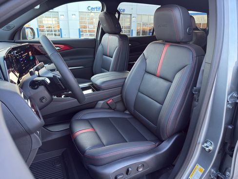 New 2026 Chevrolet Traverse RS w/ LPO, Floor Liner Package AWD/4WD image 16