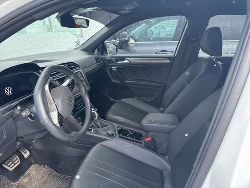 Used 2024 Volkswagen Tiguan SE R-Line image 11