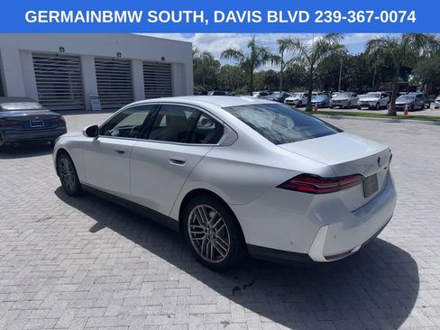 Certified 2024 BMW 530i w/ Premium Package RWD image 3