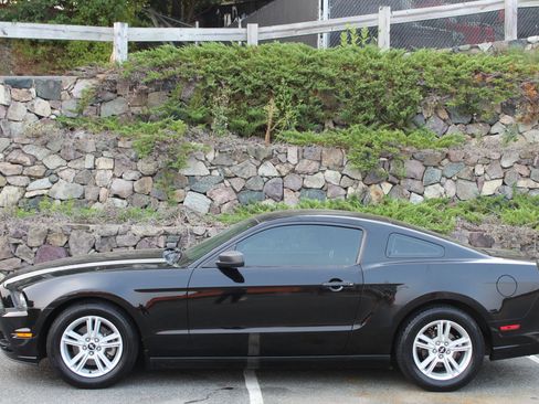 Used 2014 Ford Mustang V6 Coupe 2D image 6
