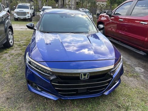 Used 2022 Honda Accord Sport image 2