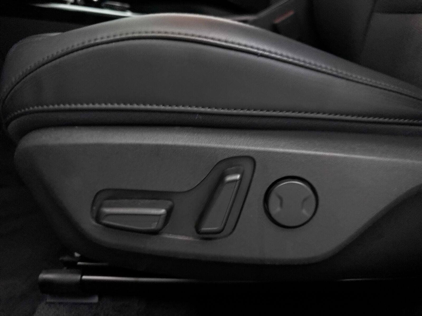 Used 2024 Kia Niro EX w/ EX Cold Weather Package FWD image 27