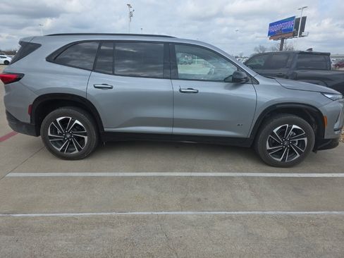 Used 2025 Buick Enclave Sport Touring w/ Super Cruise Package image 5