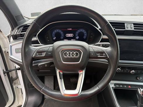 Used 2019 Audi Q3 2.0T Premium AWD/4WD image 15