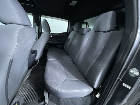Used 2017 Toyota Tacoma TRD Off-Road AWD/4WD image 23