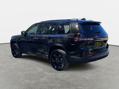 New 2025 Jeep Grand Cherokee L Limited w/ Black Appearance Package AWD/4WD image 7