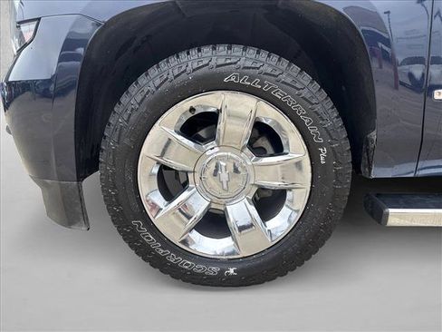 Used 2017 Chevrolet Tahoe LT w/ LT Signature Package image 9