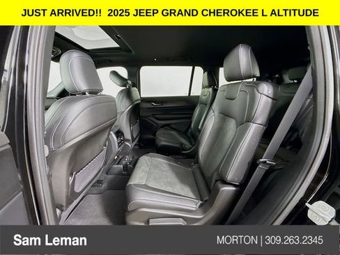 New 2025 Jeep Grand Cherokee L Altitude image 24
