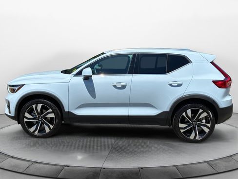 Used 2025 Volvo XC40 B5 Ultra w/ Climate Package AWD/4WD image 4