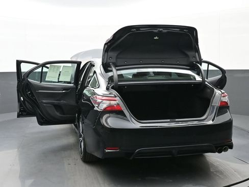 Used 2021 Toyota Camry SE image 48