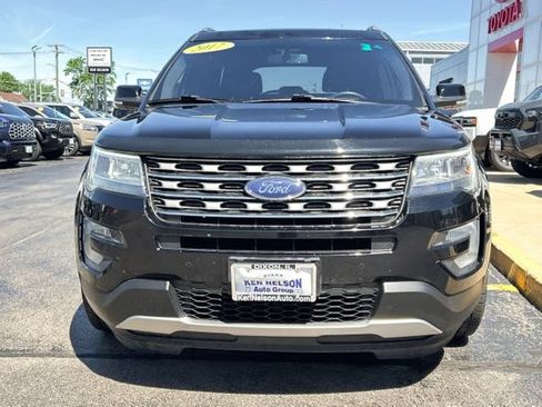 Used 2017 Ford Explorer XLT w/ Equipment Group 202A AWD/4WD image 2