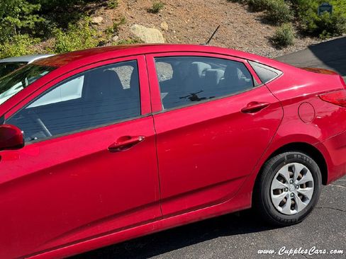 Used 2013 Hyundai Accent GLS FWD image 23