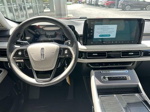 New 2025 Lincoln Aviator 2WD image 25