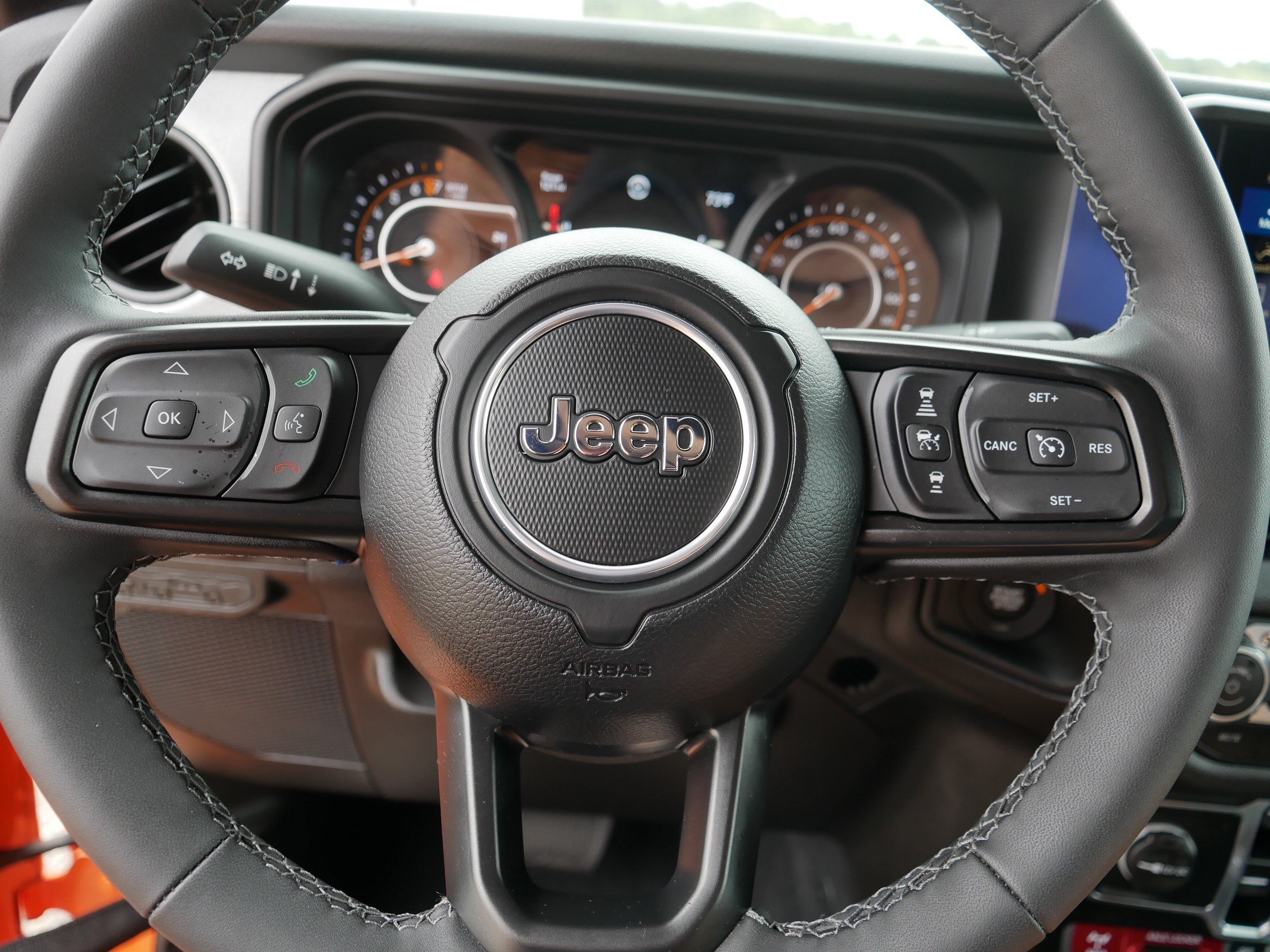 Used 2025 Jeep Gladiator Sport AWD/4WD image 25