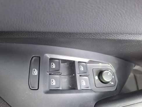 New 2026 Volkswagen Jetta SEL image 18