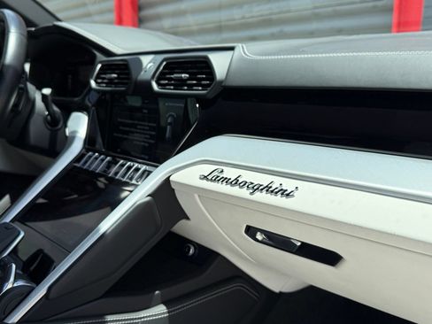 Used 2022 Lamborghini Urus AWD/4WD image 37