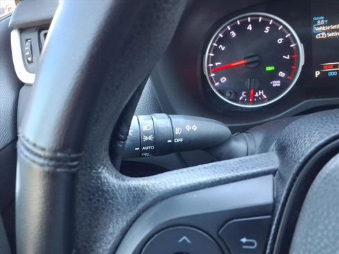 Used 2019 Toyota RAV4 XLE image 25