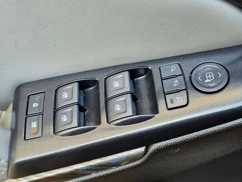 Used 2020 Chevrolet Suburban LT w/ Texas Edition Package RWD image 37