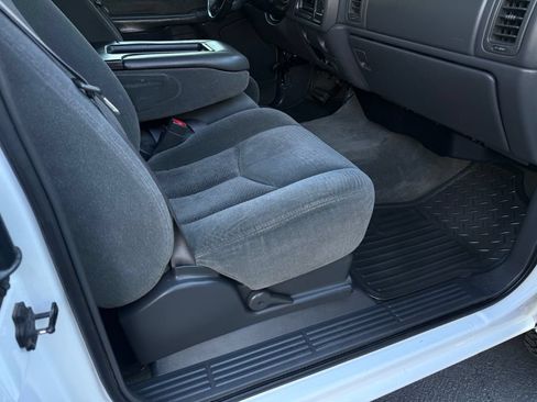 Used 2003 Chevrolet Silverado 2500 LS AWD/4WD image 40