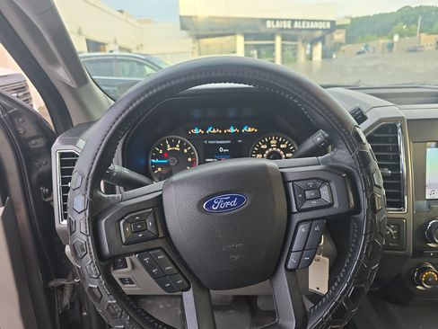 Used 2017 Ford F150 XLT w/ Equipment Group 302A Luxury AWD/4WD image 22