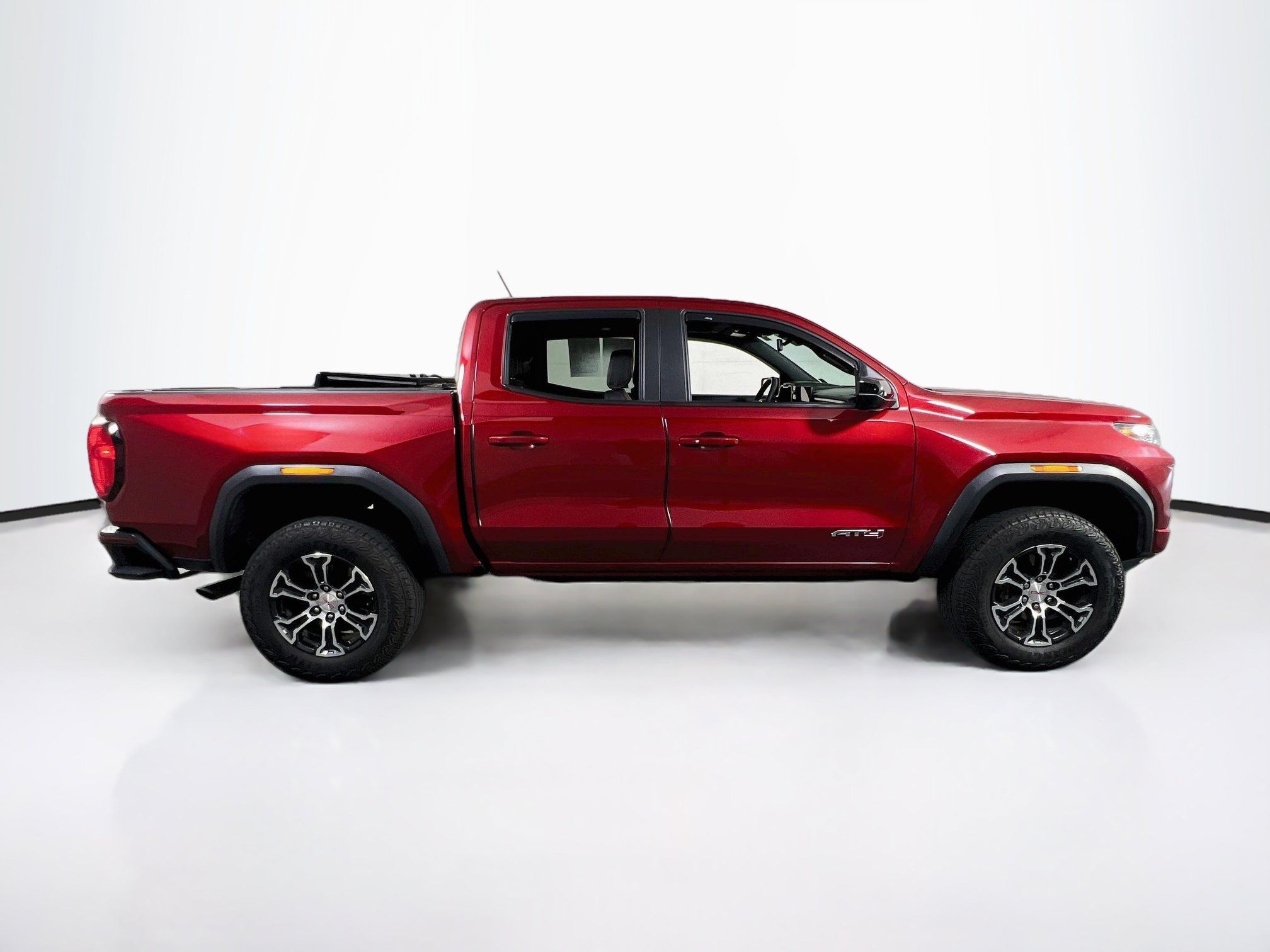 Used 2024 GMC Canyon AT4 AWD/4WD image 4