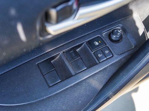 Used 2021 Toyota Corolla LE w/ Carpet Mat Package (TMS) FWD image 21