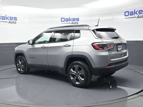 Used 2022 Jeep Compass Latitude AWD/4WD image 6