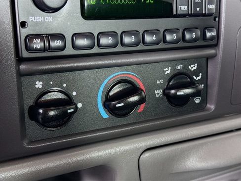 Used 2002 Ford F250 XLT AWD/4WD image 14