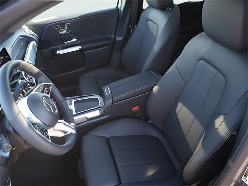 New 2026 Mercedes-Benz GLB 250 4MATIC image 33