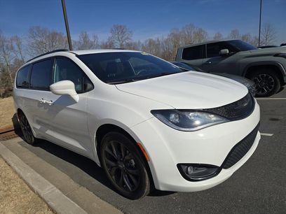 Used 2019 Chrysler Pacifica Touring-L Plus w/ S Appearance Package